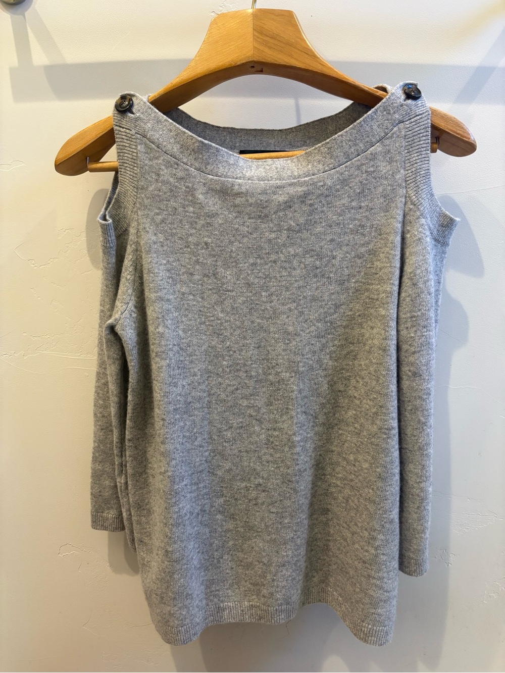 Ann Taylor Wool Blend Cold-Shoulder Knit Sweater - Light Gray Size Small